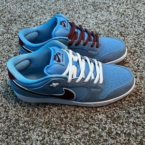 Phillies Dunks Size 11